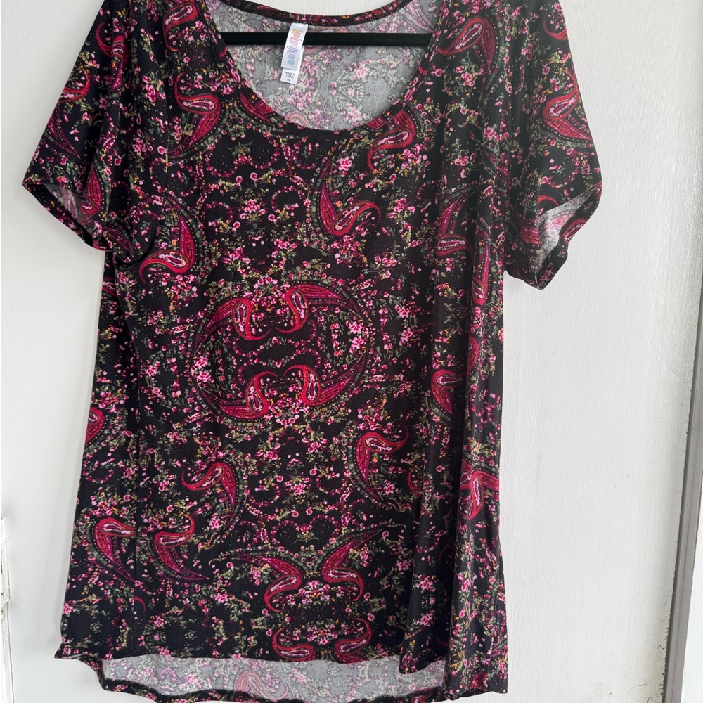 Beautiful Floral Paisley Women's Top